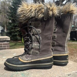 Sorel Lace Up Boots Brown with Fur Trim